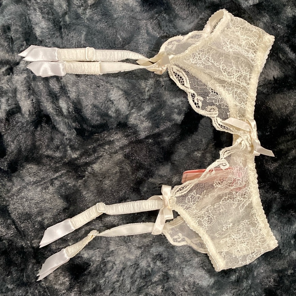 Agent Provocateur Love Cream Suspender